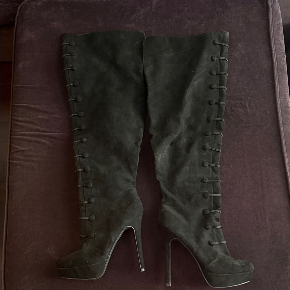 Elegant Black Knee-High Boots